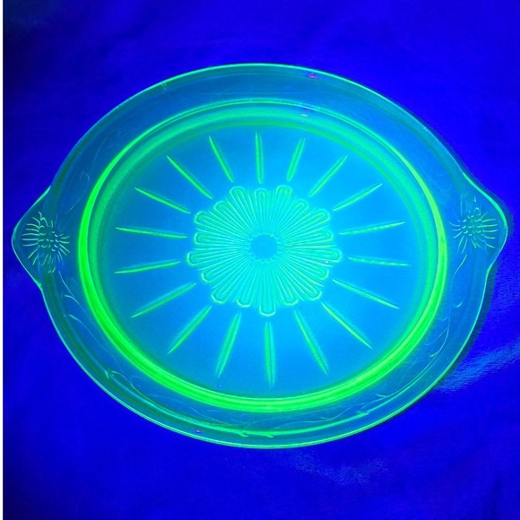 Other - Vintage Uranium U.S.‎ Glass Co. "Tendril Green" Cake Plate